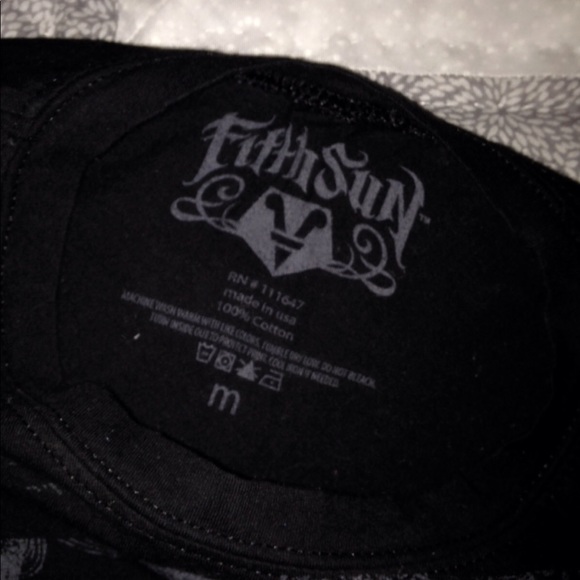 Skull design tee - Picture 7 of 8